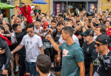 ( Photos ) Cristiano Ronaldo crée une hystérie collective en Chine