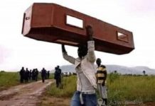 Un jeune homme déterre sa femme et décide d’aller voir le célèbre pasteur sud africain