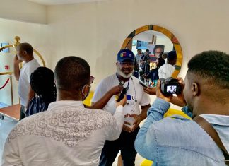 Le chantre Sonnie Badu en route pour Abidjan